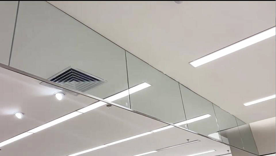 固定式刚性挡烟垂壁类型及安装效果