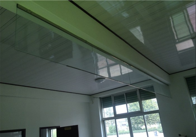 防火玻璃挡烟垂壁的性能和优势